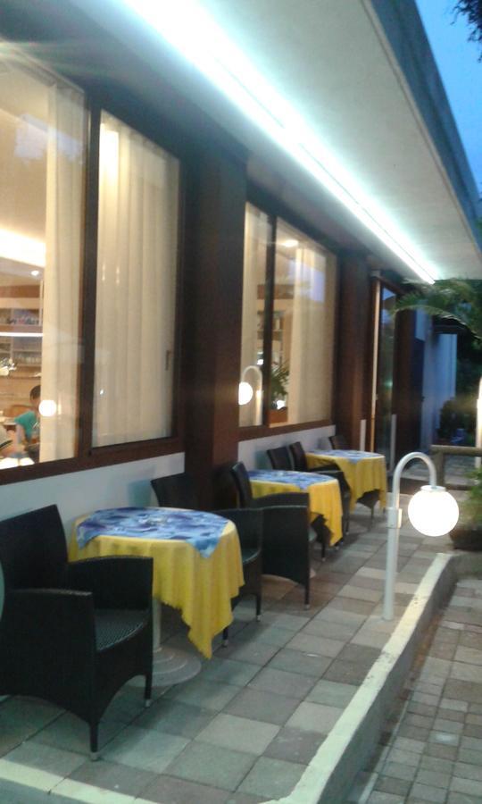 Hotel La Rondine Cavallino-Treporti Exterior foto