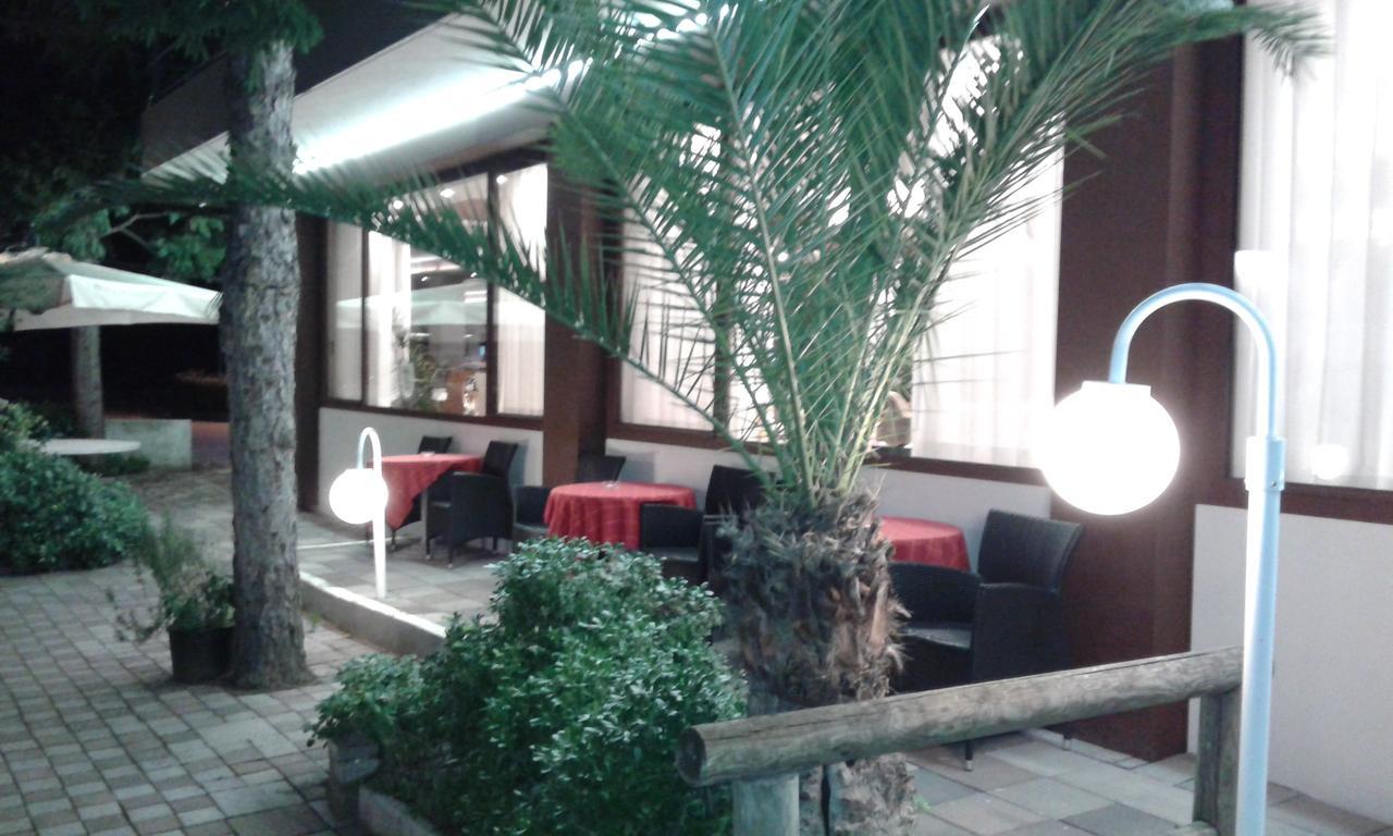Hotel La Rondine Cavallino-Treporti Exterior foto